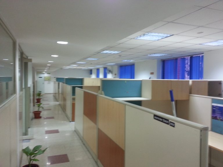 Buy Modern Design Office Spaces in Noida through Real Estate Giants