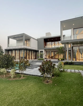 Farmhouse and Farmland for Sale on MG Road Delhi