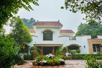 Farmhouse for rent in  ANSAL VILLA, SATBARI, SOUTH DELHI