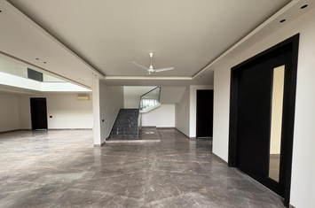 Farmhouse for RENT in central drIve, dlf chattArpur, south delhi