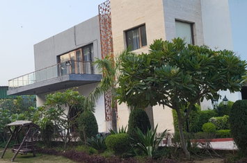 Farmhouse for RENT in ANSAL FARM, SATBARI, SOUTH DELHI