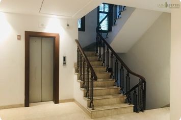 INDEPENDENT BUNGALOW - JOR BAGH, CENTRAL DELHI