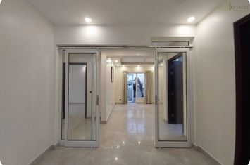 Brand-new Builder Floor For rent in Green Park extension