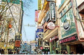 Cafe Space for rent in Hauz Khas, South Delhi
