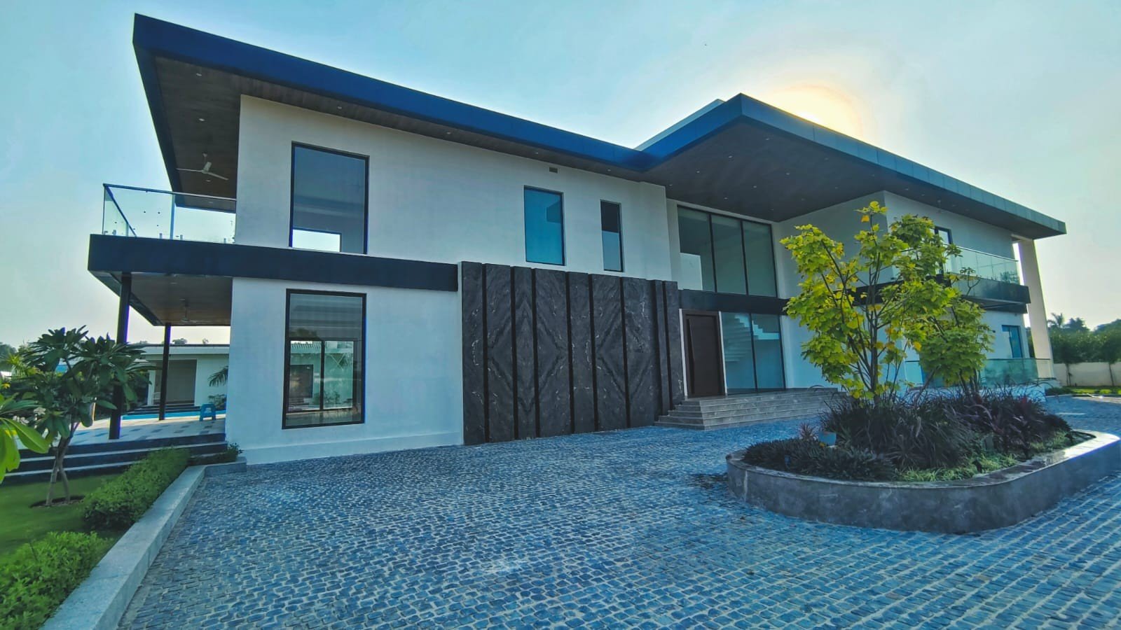 Sultanpur Farmhouses For Sale
