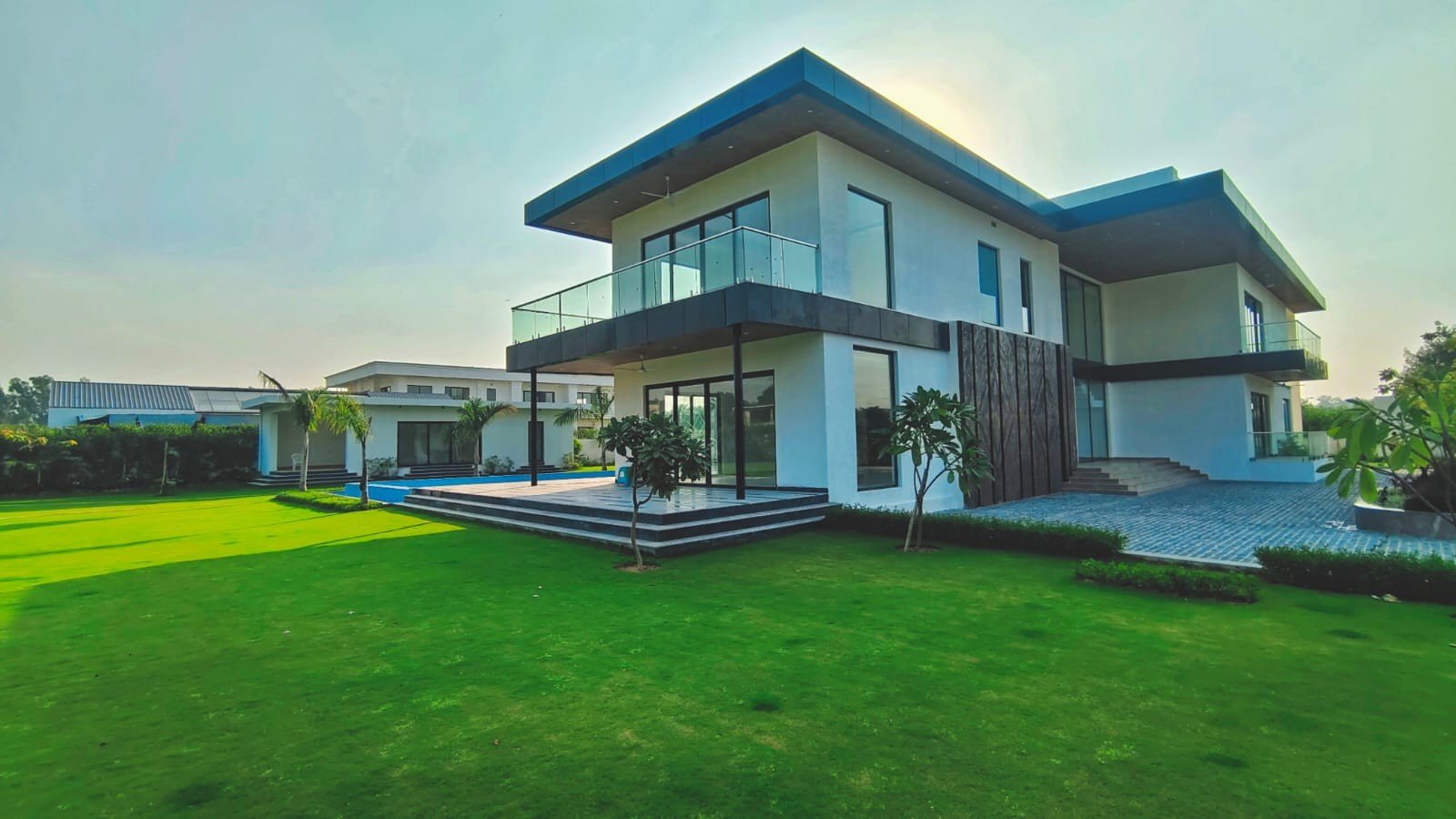 Sultanpur Farmhouses For Sale